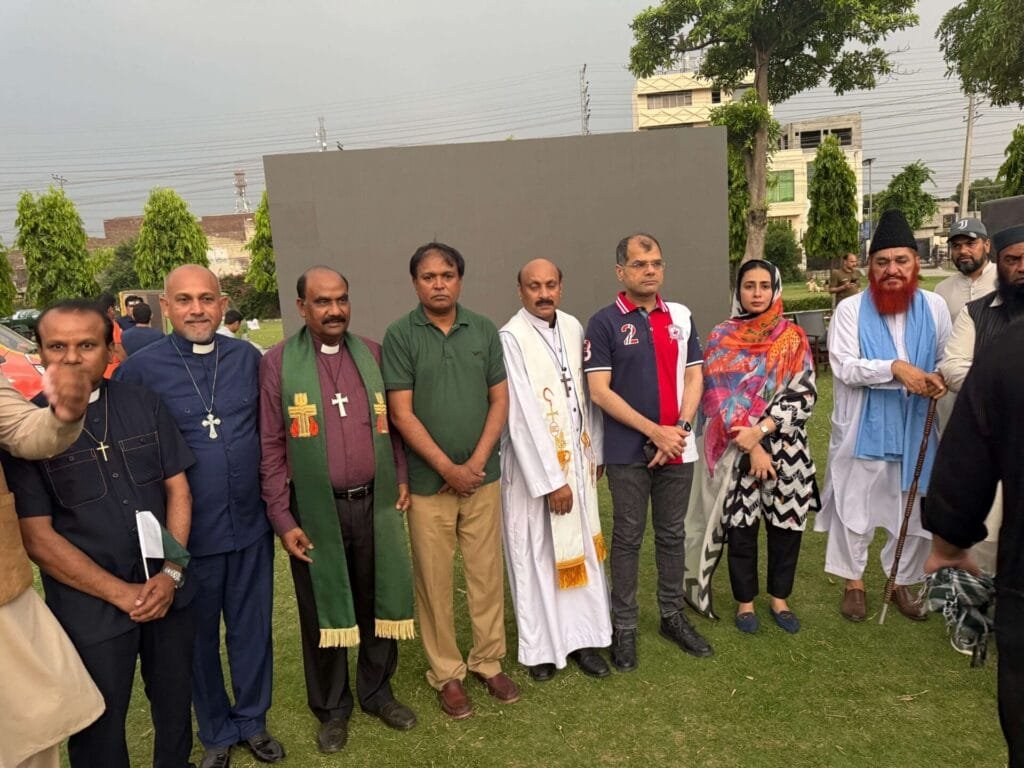 religious leaders of Protestant Churches, Muslim religious leaders,
political and citizens